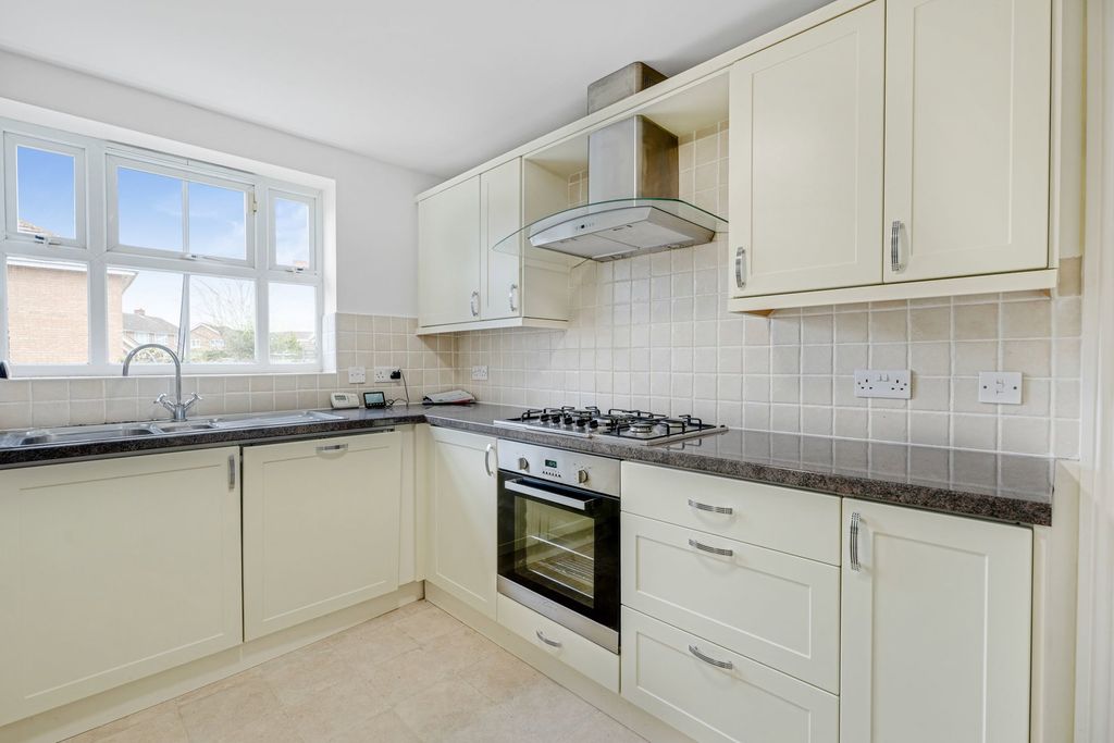 Property photo 3 of 18