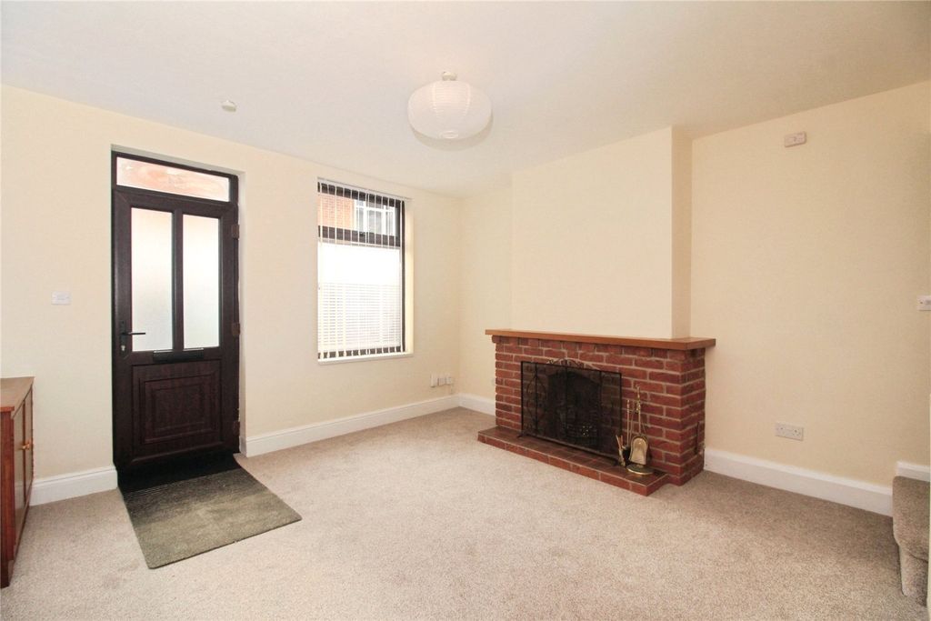 Property photo 2 of 13 Lounge