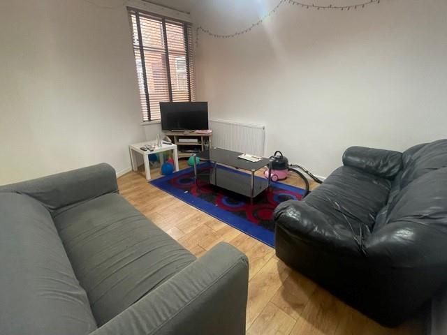 Property photo 2 of 9 Living Room