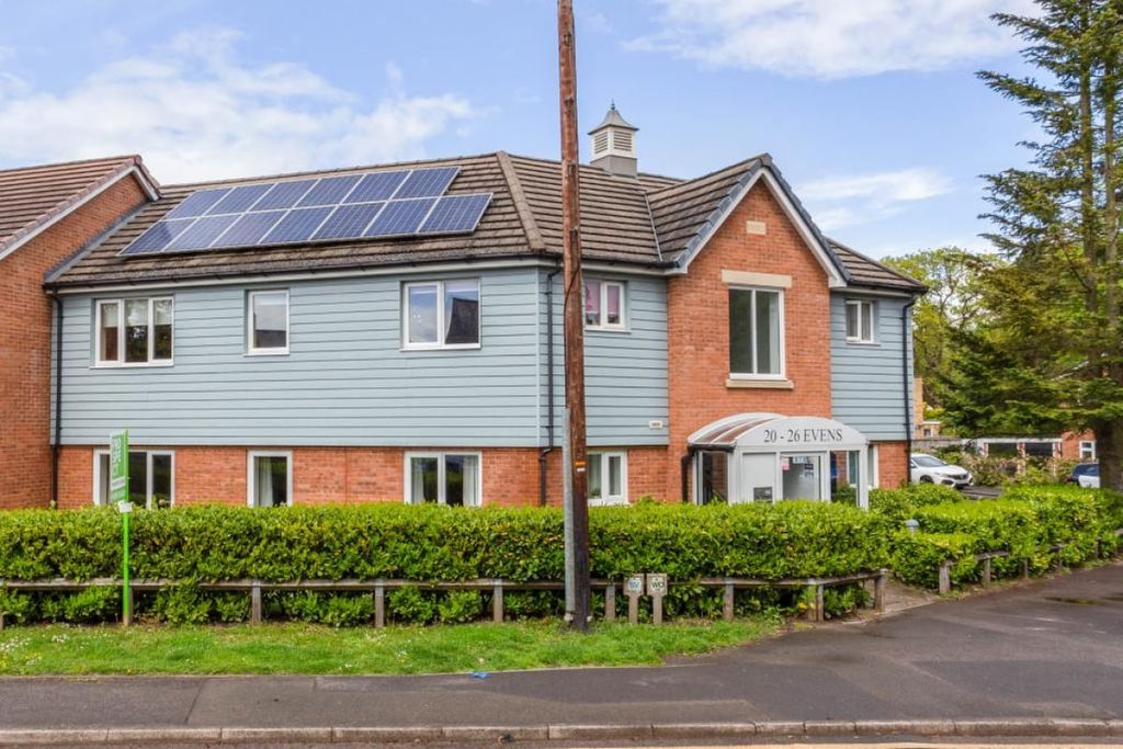 Property photo 1 of 8