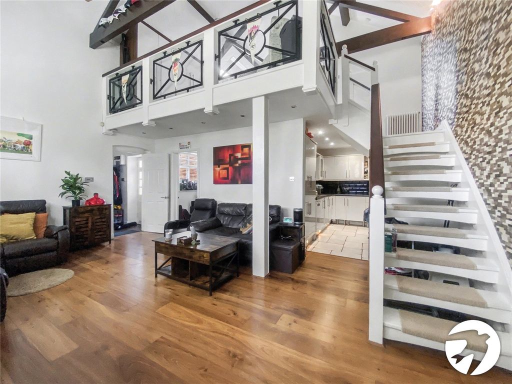 Property photo 2 of 27 Picture No. 66