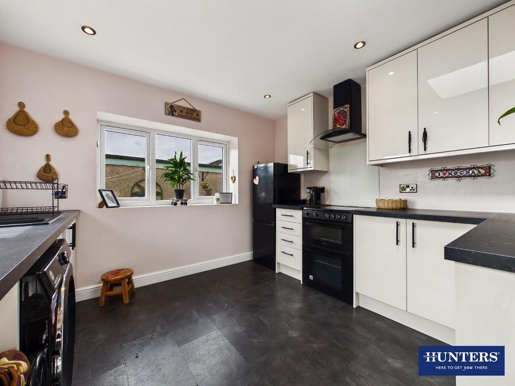 Property photo 2 of 13 Kitchen