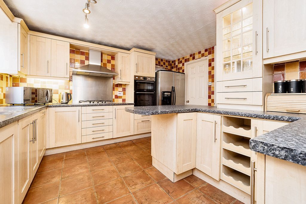 Property photo 2 of 22