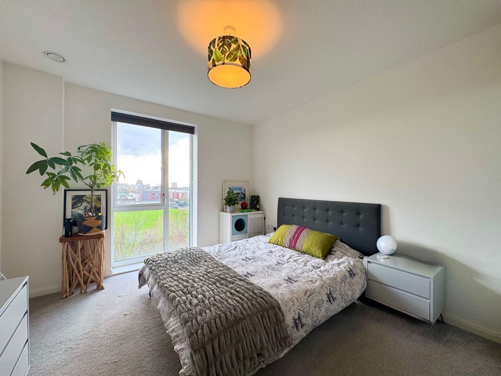 Property photo 3 of 16 Bedroom