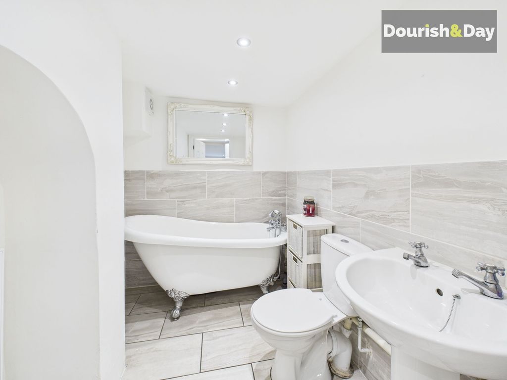 Property photo 3 of 11 Basement Modern Bathroom