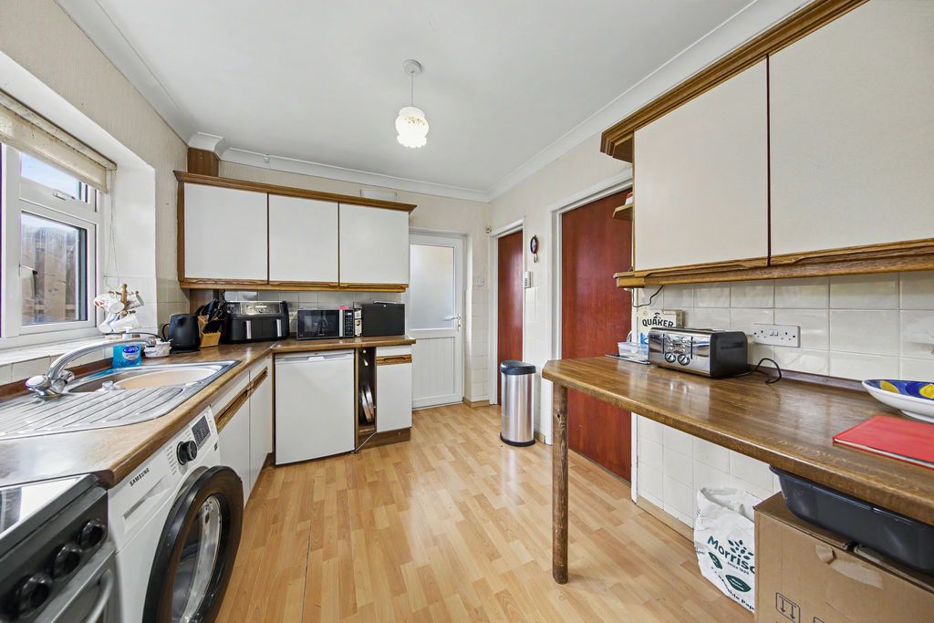 Property photo 3 of 22 Kitchen