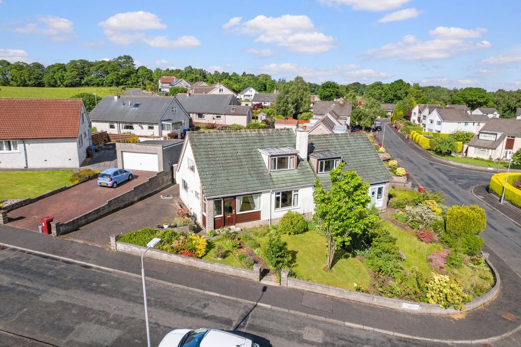 Property photo 1 of 38