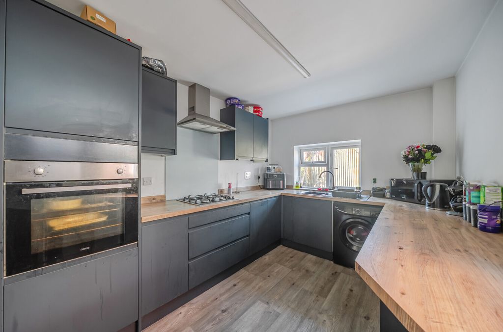 Property photo 2 of 12 1508010-11-6A7F4E...