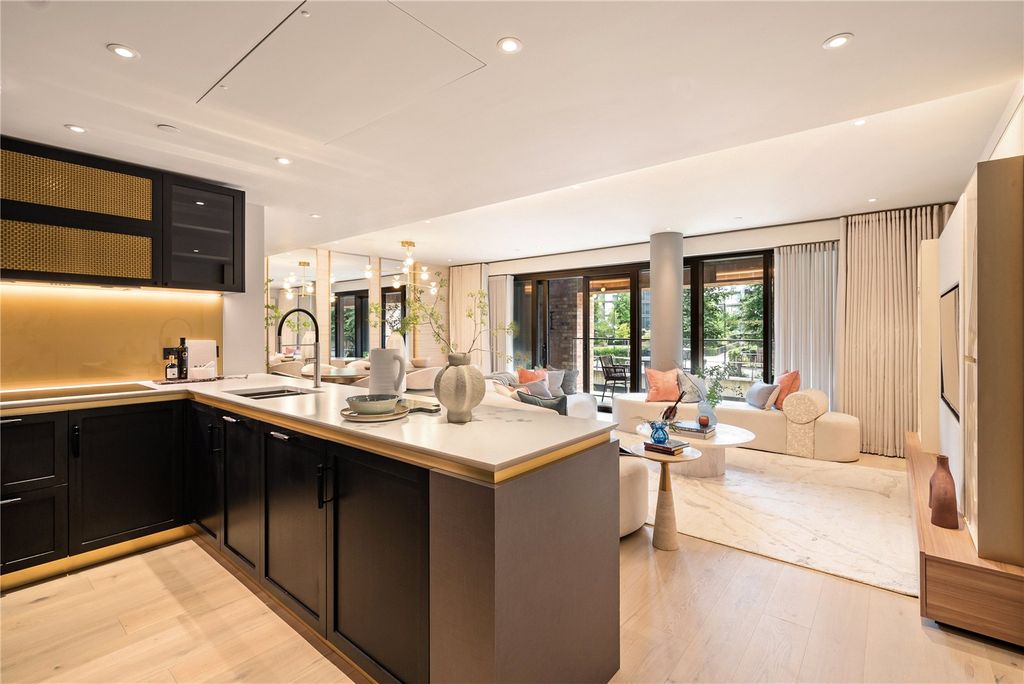 Property photo 1 of 19 Kitchen