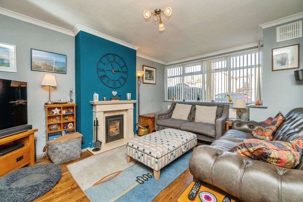 Property photo 3 of 15