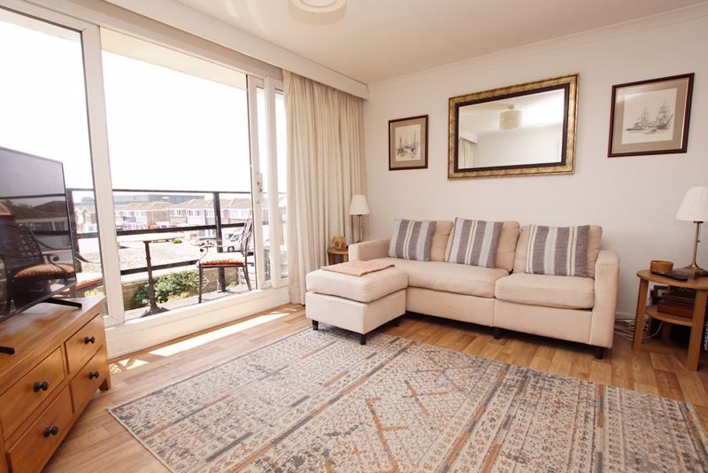 Property photo 2 of 16 Lounge & Balcony Area