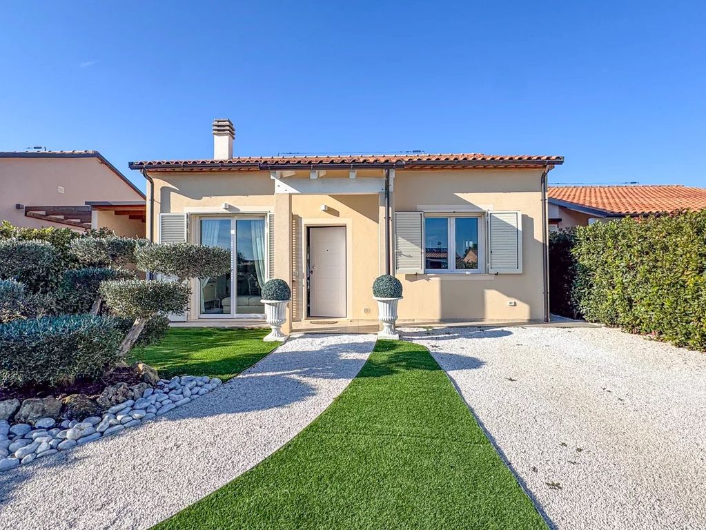 Property photo 1 of 34