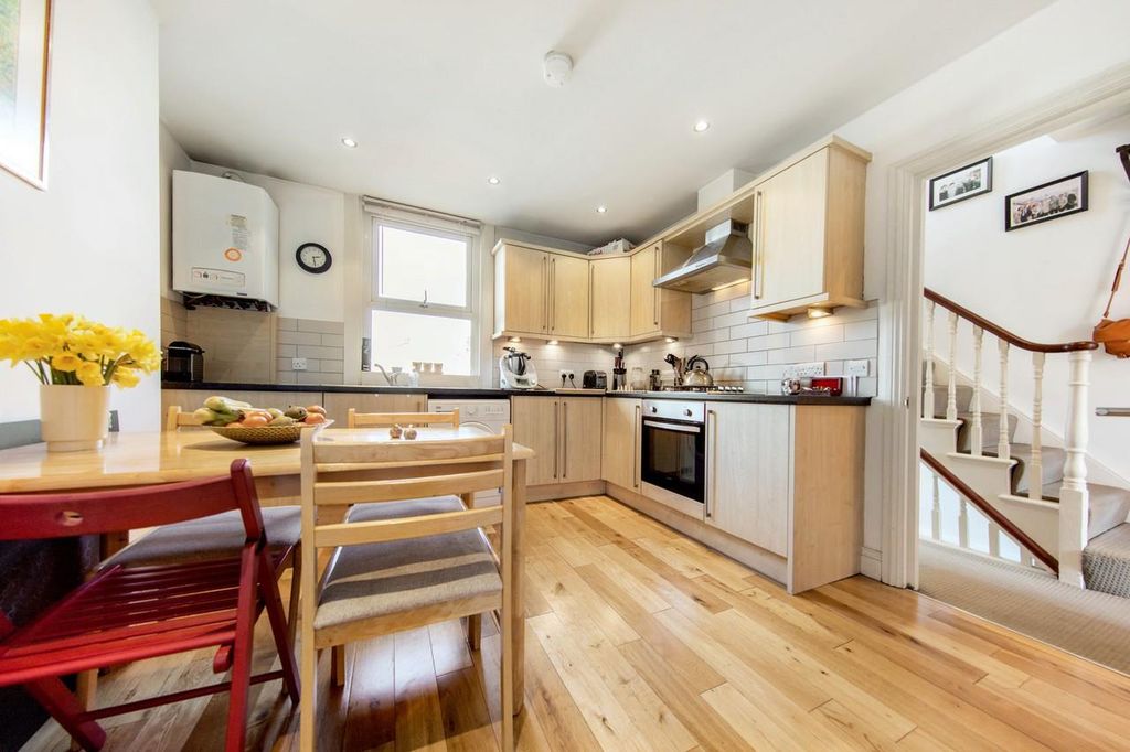 Property photo 3 of 8