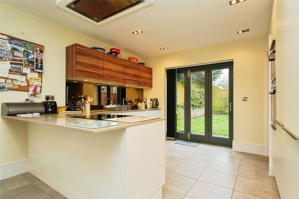 Property photo 2 of 19 Picture No. 53