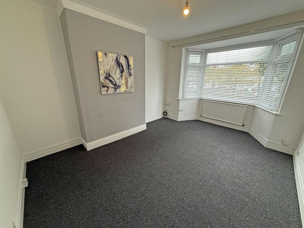 Property photo 2 of 9 Living Room.Jpg