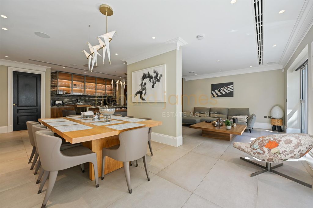 Additional image 9 of 3 bed flat to rentElizabeth Grove, Bushey Heath WD23