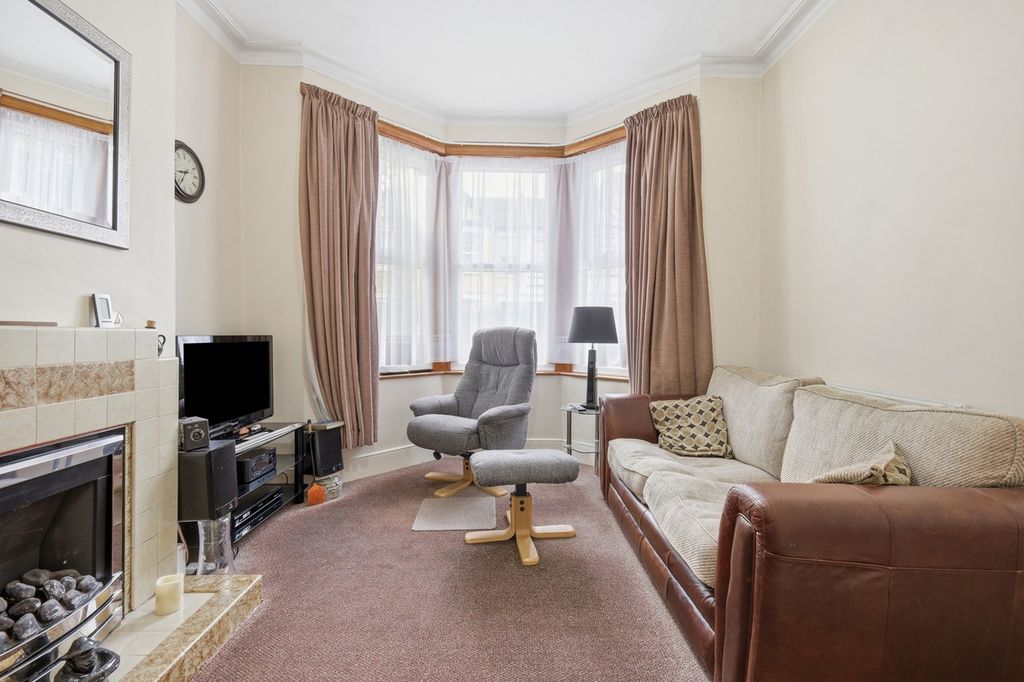 Property photo 2 of 21