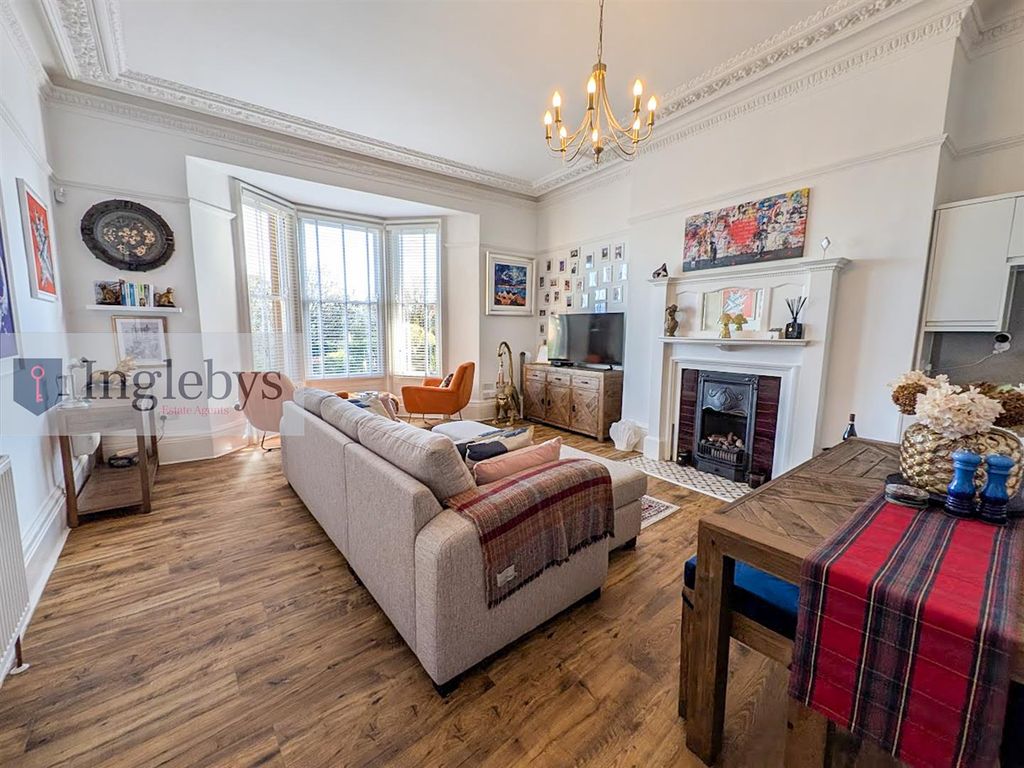 Property photo 2 of 19