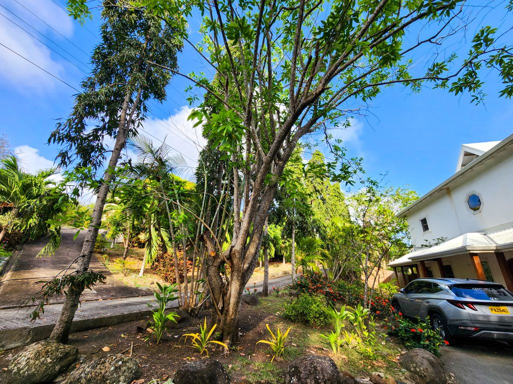 Property photo 3 of 95