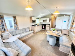 Property photo 3 of 14 Mistral 2