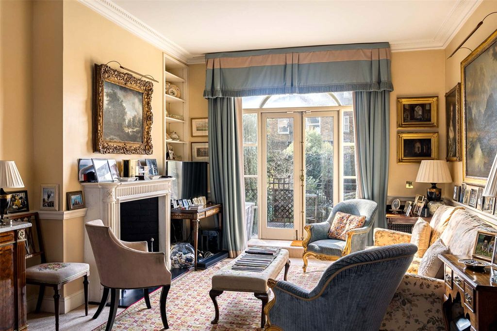 Property photo 2 of 11 Drawing Room