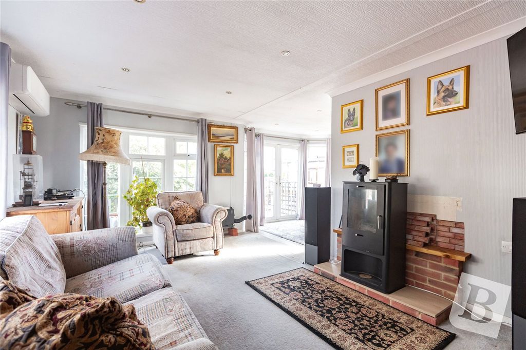 Property photo 2 of 16 Lounge/Diner