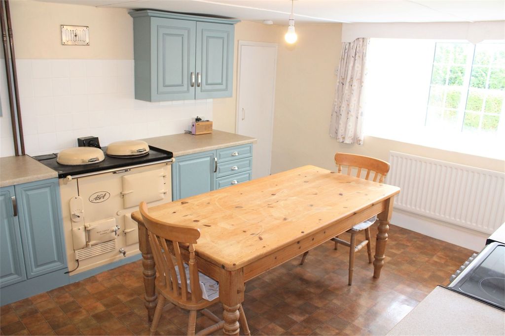 Property photo 2 of 22