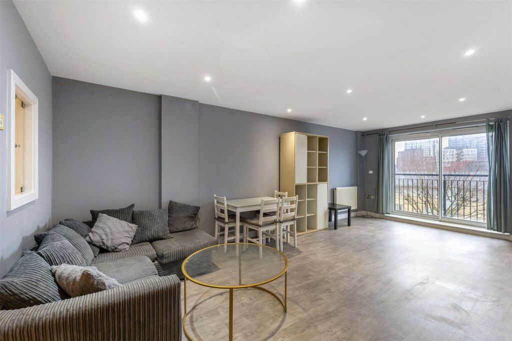 Property photo 3 of 19 Picture No. 06