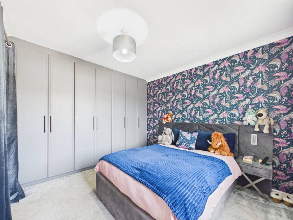 Property photo 3 of 27