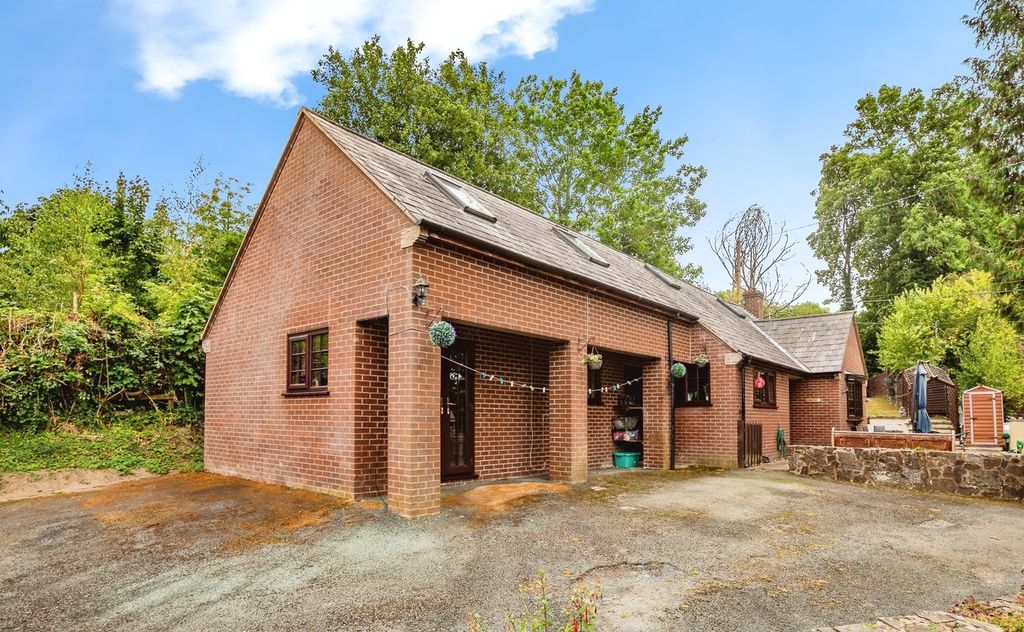 Property photo 1 of 32