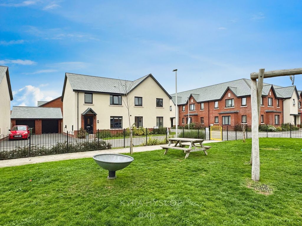 Property photo 3 of 24