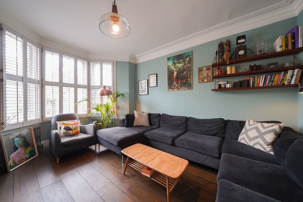 Property photo 2 of 14 5122161