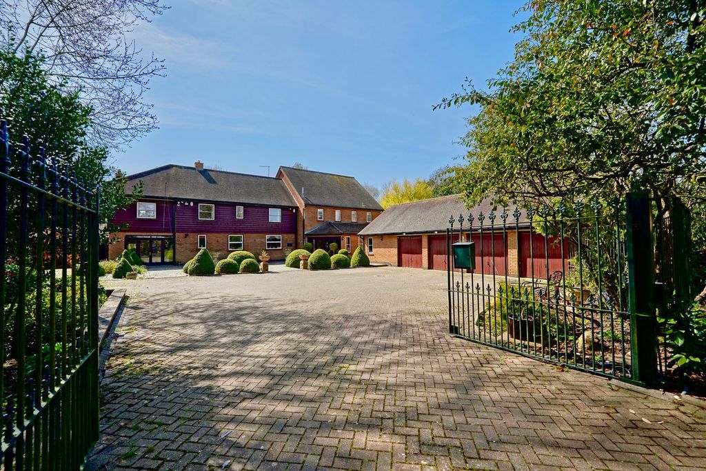 Property photo 1 of 24