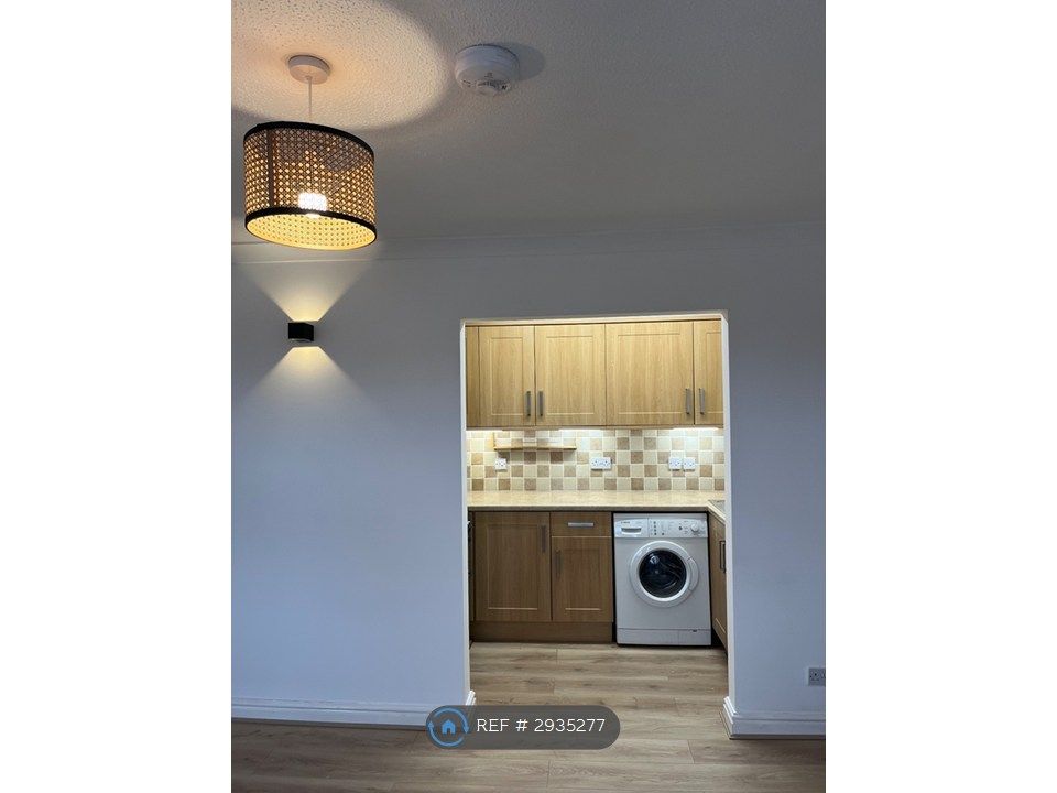 Property photo 3 of 16 Kitchen
