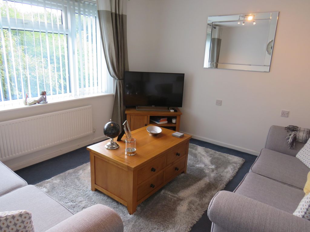 Property photo 3 of 6 Living Room