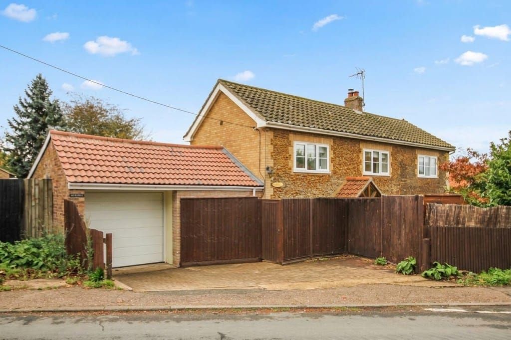 Property photo 2 of 44