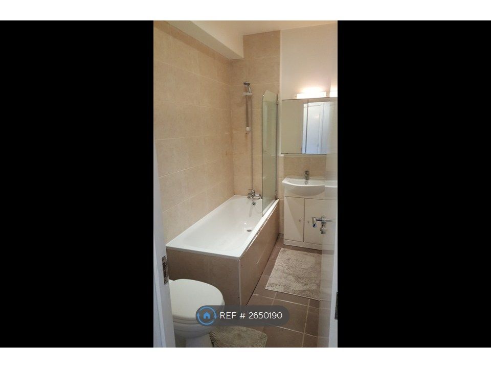 Property photo 3 of 8 Bathroom