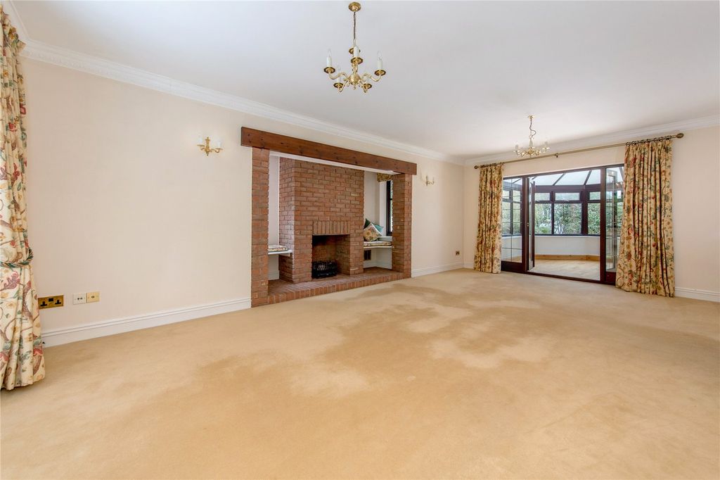 Property photo 2 of 33 Picture No. 05