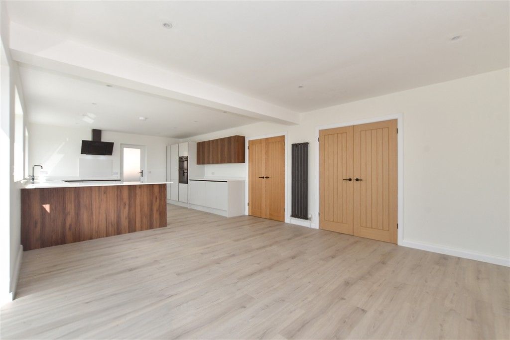 Property photo 1 of 25 Kitchen/ Dining Room