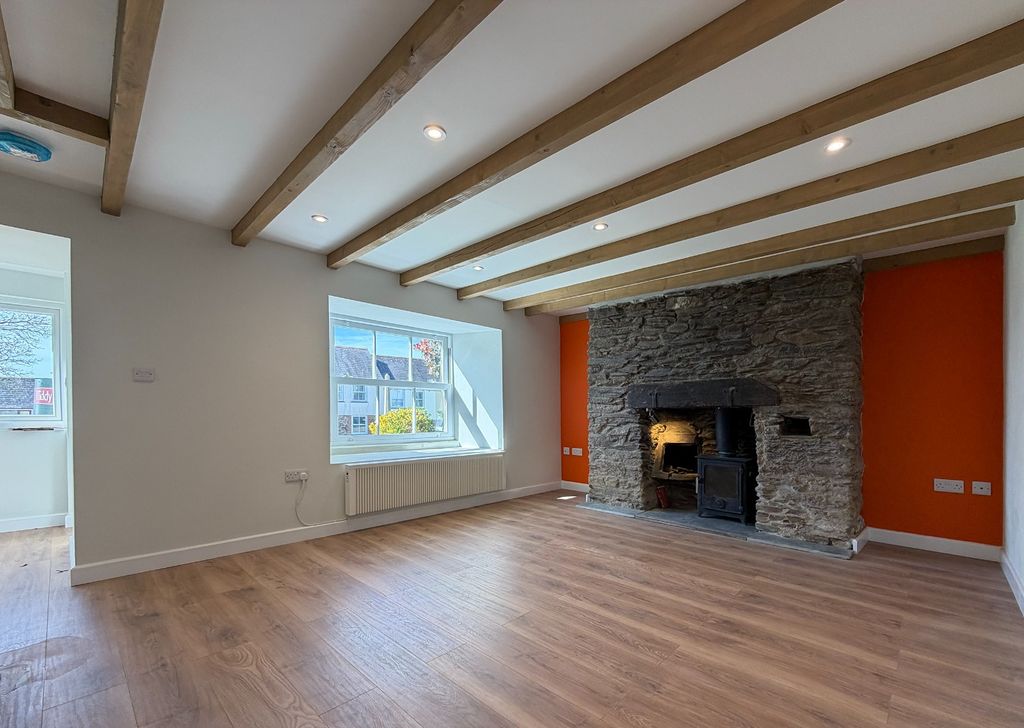 Property photo 2 of 24 3379737