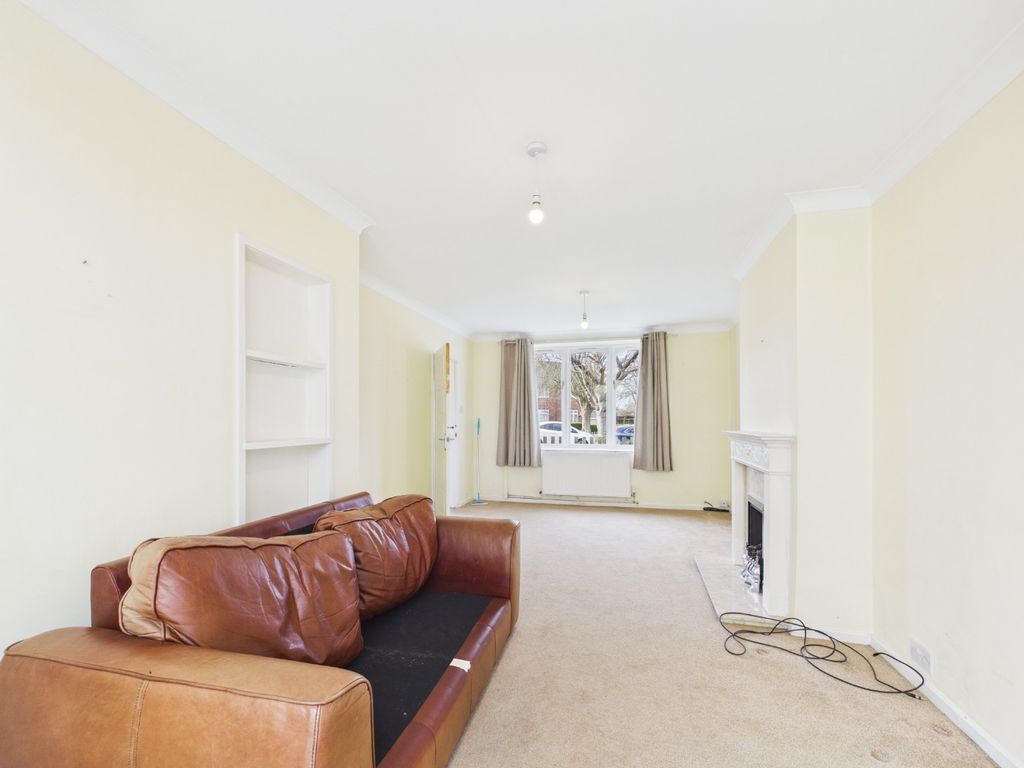 Property photo 3 of 12 4985086