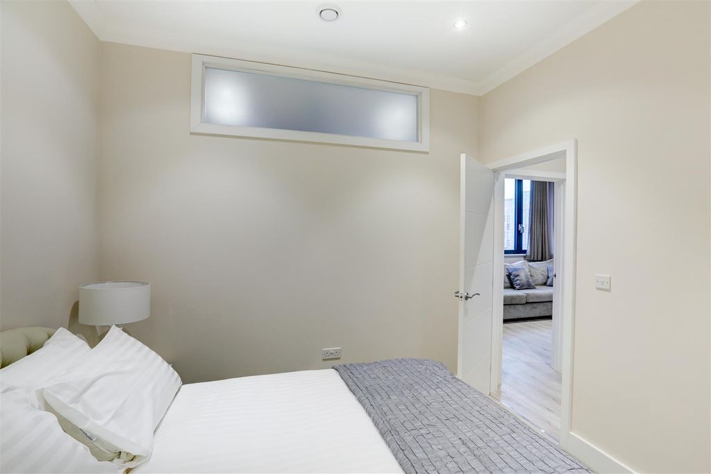 Property photo 3 of 6 Sentinelshowflat-003.Jpg