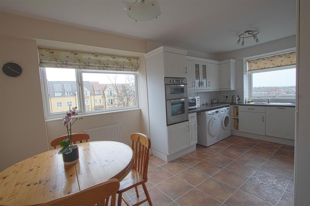 Property photo 3 of 12 Kit 2.Jpg