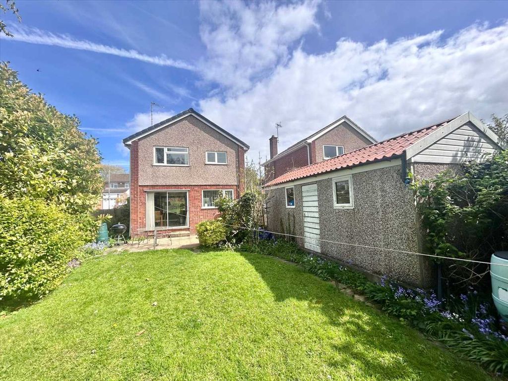 Property photo 2 of 25