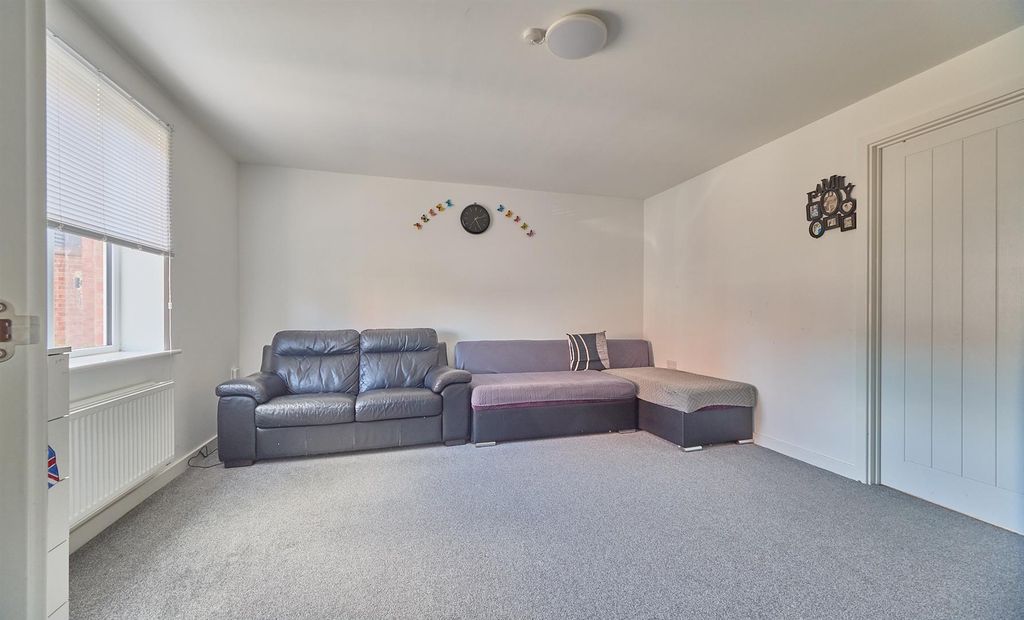 Property photo 2 of 14 Lounge To Front