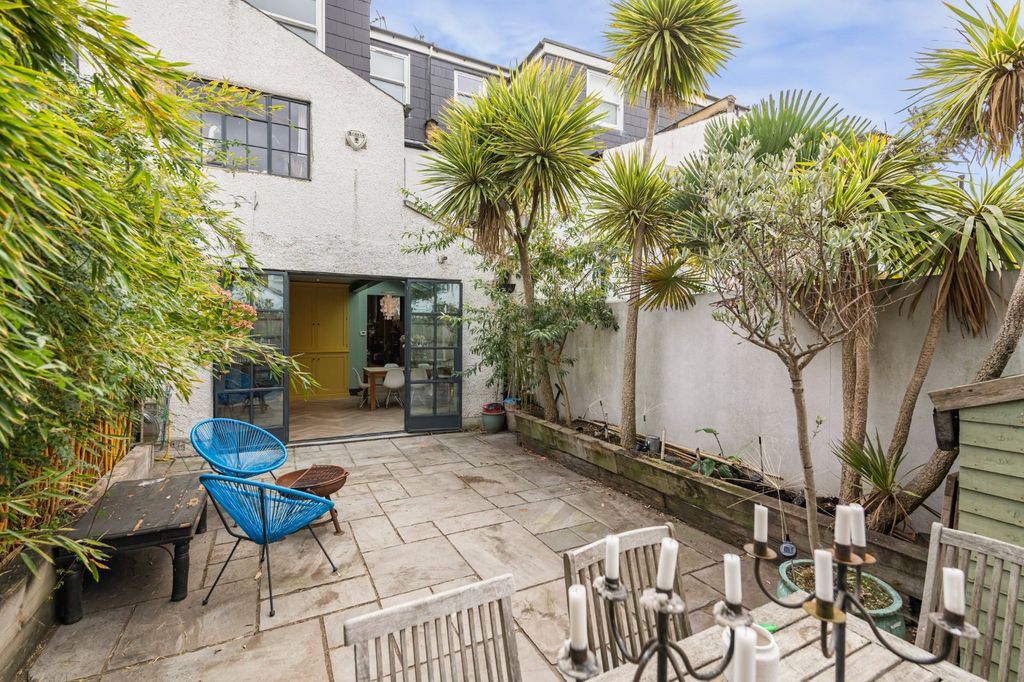 Property photo 3 of 17 Picture No. 23