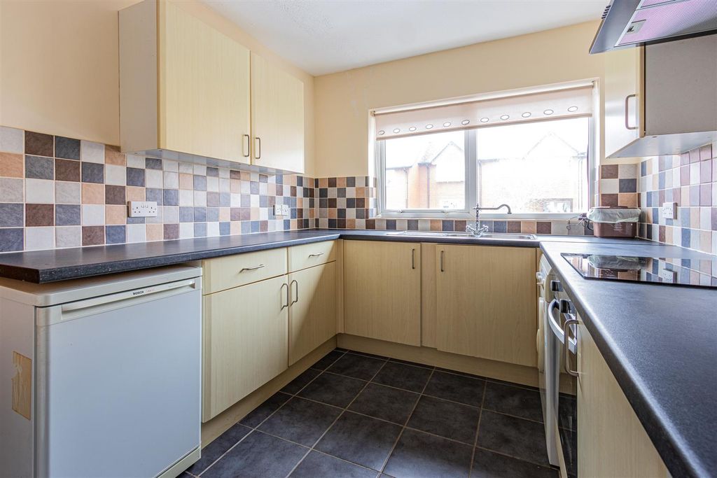 Property photo 3 of 13 Ferney Court 4-2.Jpg