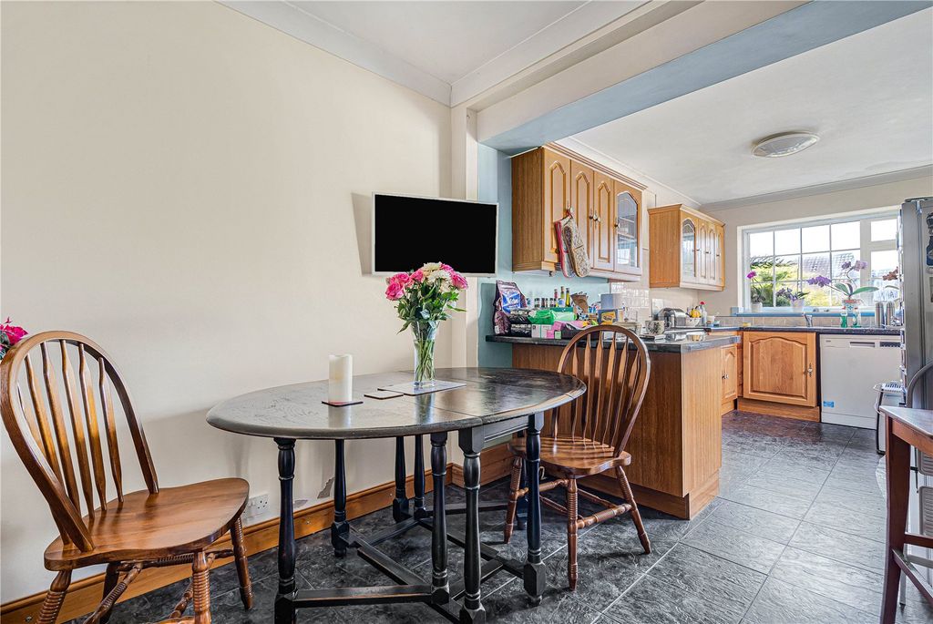 Property photo 2 of 18 Picture No. 12