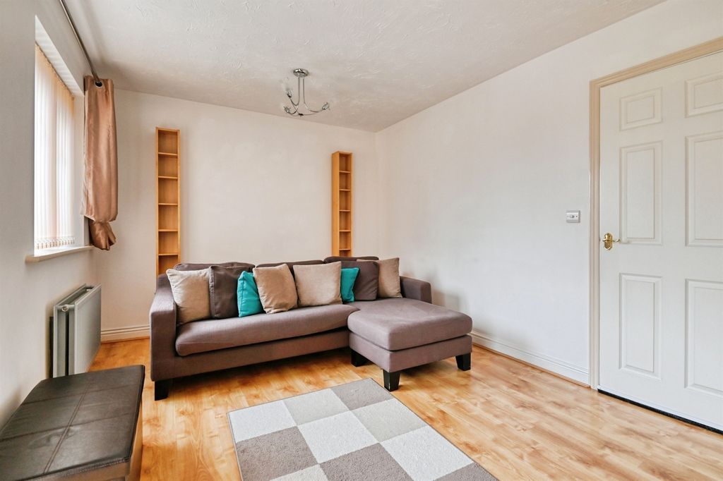 Property photo 3 of 17