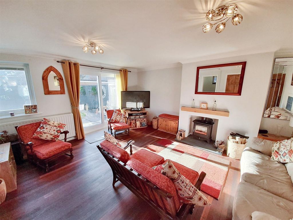 Property photo 3 of 14 Living Room